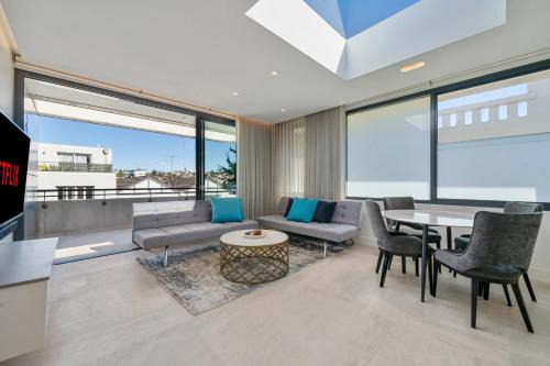 Coogee Apartment | Sleek 1BR Apartment with Skylight near Coogee Beach