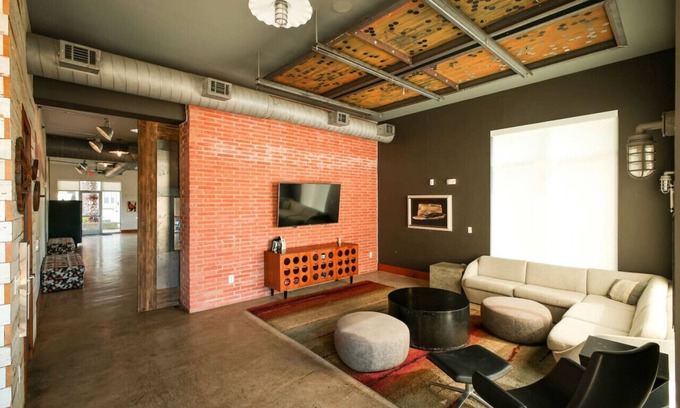 King William Apartment | Sleek 1BR w/Gym, Parking, Near King Wms&Towers