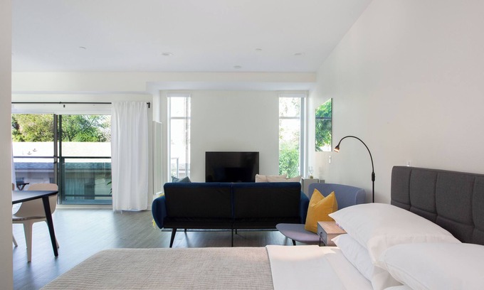 Pasadena Apartment | Sleek & Central Studio in Old Town Pasadena