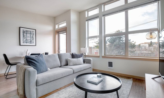 Wallingford Apartment | Sleek Wallingford 1BR w/Lounge & W/D, nr shops & bars, by Blueground