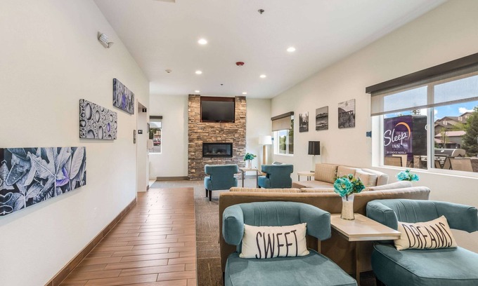Woodlands Village Hotel | Sleep Inn Flagstaff