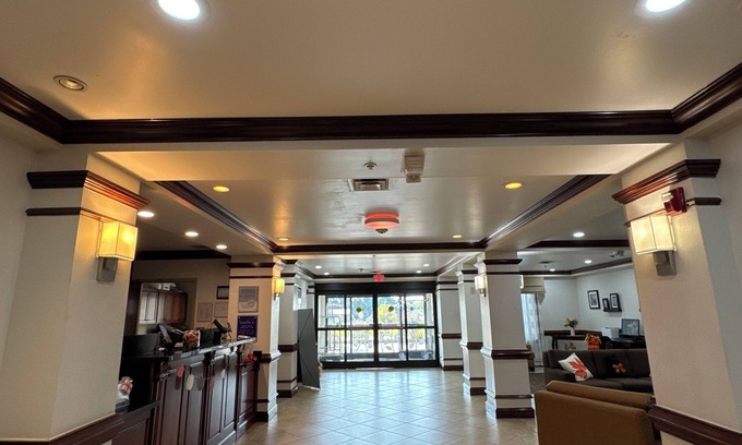 Manchester Hotel | Sleep Inn & Suites Manchester near Arnold AFB