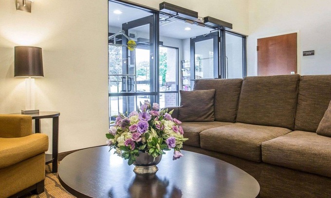 Queensbury Hotel | Sleep Inn & Suites Queensbury - Lake George