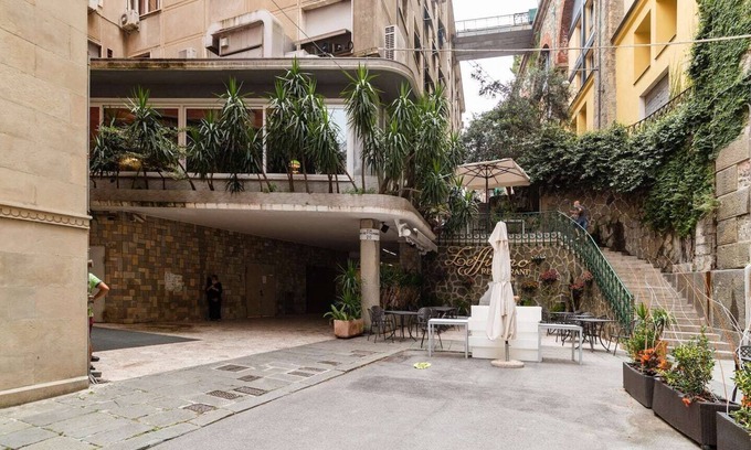 San Fruttuoso Apartment | Sleeping at Ghepa's - Entire Apartment - Max 4 People -WiFi - Starting from €45.