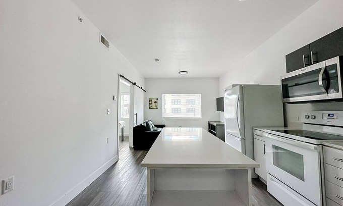 Springfield Apartment | Sleepover: Centrally-Located 1BD/1BA- Downtown Springfield