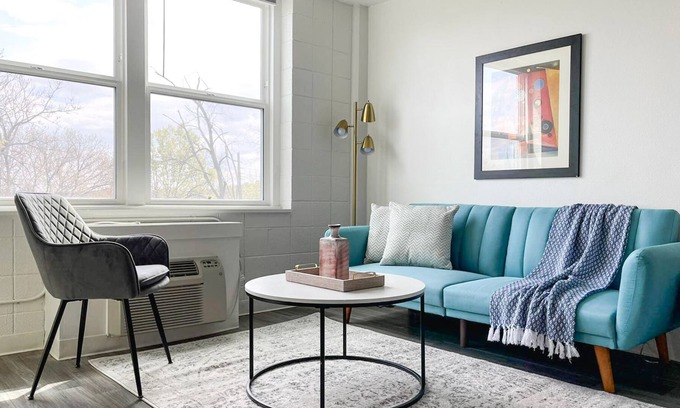 Walnut Hills Apartment | Sleepover: Classy 1BD/1BA + Gym - Downtown Cincinnati