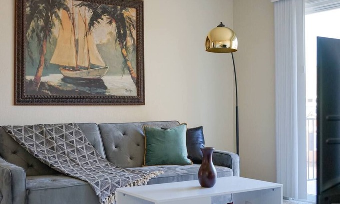 Oklahoma City Apartment | Sleepover: Prime 1BD/1BA + Balcony- OKCn
