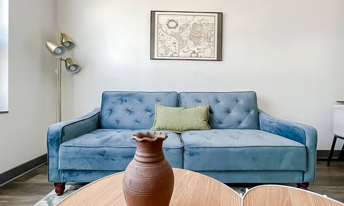 West Des Moines Apartment | Sleepover: Superior 1BD/1BA + High Ceilings - Des Moines