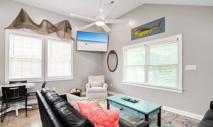 Pawleys Island House | Sleeps 10 peaceful bungalow in Pawleys Island just minutes from the BEACH!