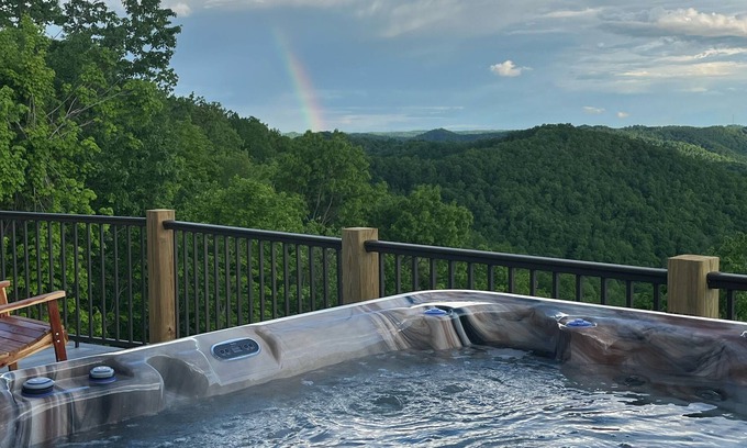 Jackson Cabin | Sleeps 11, an amazing view. See 3 states on a clear day. Pic don’t do it justice