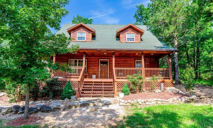 Cassville House | Sleeps 12, Pool, Marina, Quiet Side of Table Rock