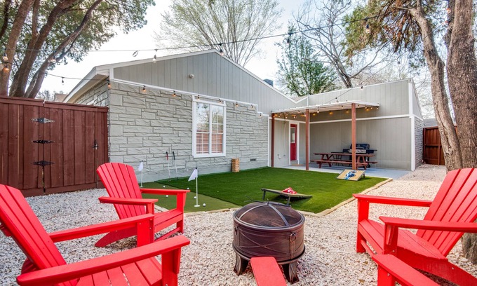 Dallas House | Sleeps 16+ Backyard Oasis DAL airport Uptown UTSW