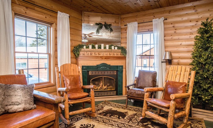 Ironwood Cabin | Sleeps 50 Charming Cozy Northwoods Village Ski Cabin Unique