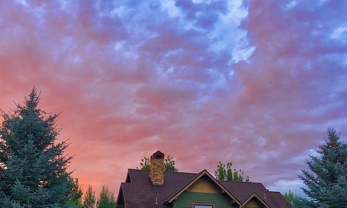 Eagle House | Sleeps 6 comfortable, cozy special Winter Lodge, a Summer Heaven fully furnished