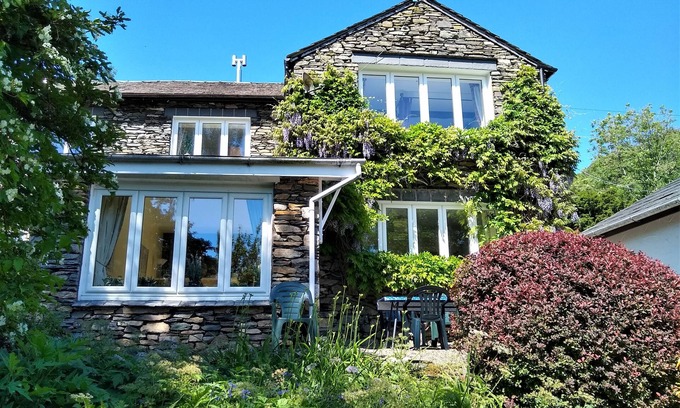 Satterthwaite Cottage | Sleeps 6 guests in 3 bedrooms