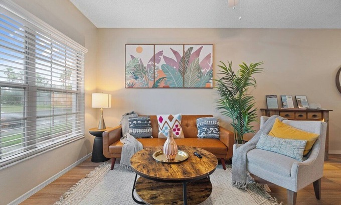 Trailer Estates House | Sleeps 8 2BR King Bed Pool+Tennis+Parking