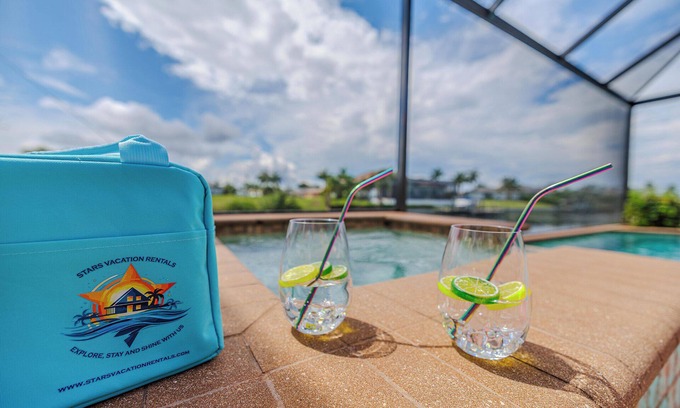 Pelican Villa | Sleeps 8 - Heated pool - Hot tub - Gulf Access - Kayaks