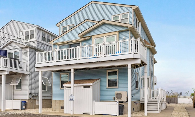 Sea Isle City House | Sleeps 9 on Central Avenue