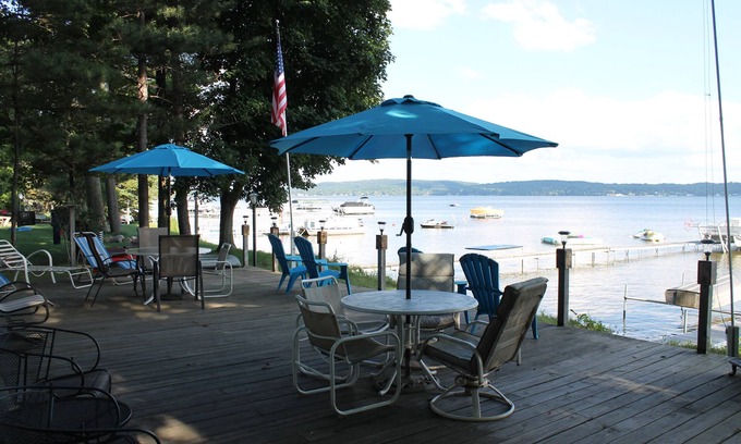 Bear Lake Cottage | Sleeps Up To 10 People! Directly On The Pristine Sandy Bottom All Sports Lake!
