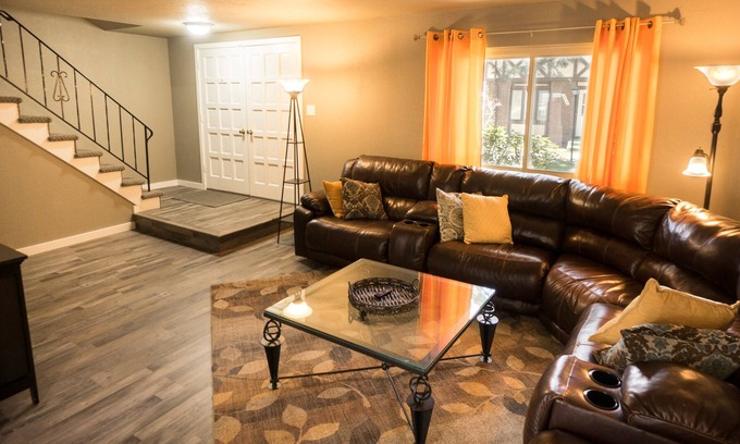 Rustic Hills House | Sleeps8*NewRemodel*CentrallyLocated*FunGames*Patio