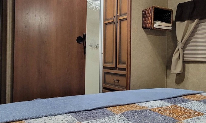 Jamestown RV Rental | Sleepy Hollow Camper