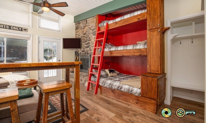 Basye Condo | Slippery Slope (#231) | Ski/Bike/Golf | On ski slope | Triple-decker bunk beds!