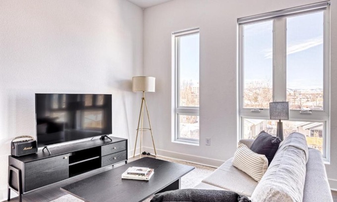West Colfax Apartment | Sloans Lake 2BR w Gym WD Roof nr Park DEN-105