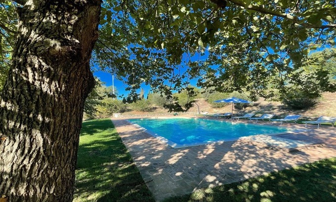 Loreto Villa | Slps 10 - Todi central 5 Kms/Restaurant 0.5 Kms-easy walks. Slps 10 in 5 bedrms