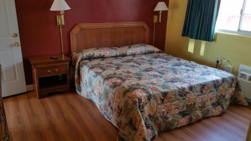 Merced Hotel | Slumber Motel