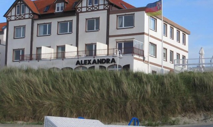 Wangerooge Apartment | Small apartment with sea views for up to 2 people right on the beach of Wangerooge