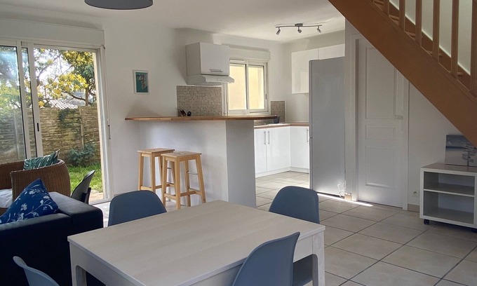 Lacanau-Ocean House | Small beachfront duplex with garden and private parking.