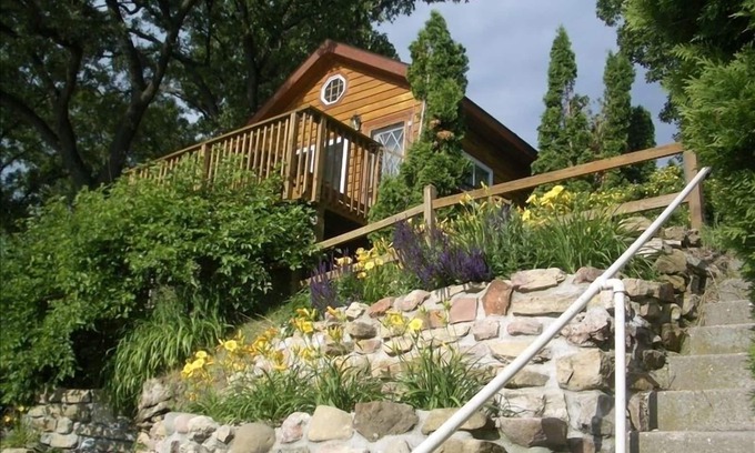 Stoughton Cottage | Small Cottage. Huge Lake Views!
