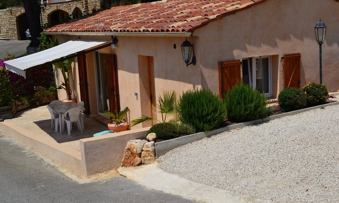 La Gaude House | small guest house