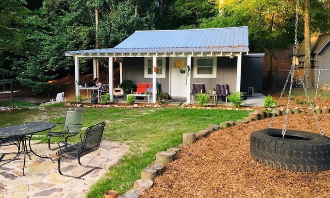 Canton House | Small house Floral Oasis