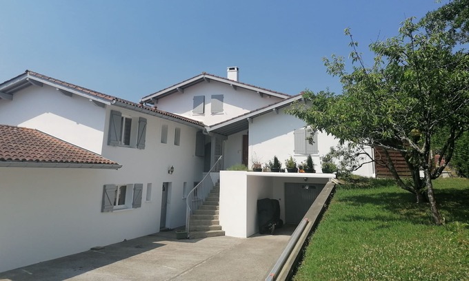 Ahetze Apartment | Small pavilion in the Basque region, sea 2,5 miles away, close to the mountains