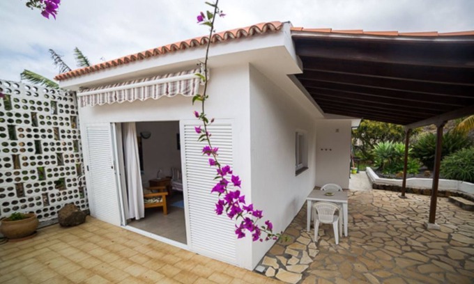 Tajuya Apartment | Small studio in a beautiful tropical garden