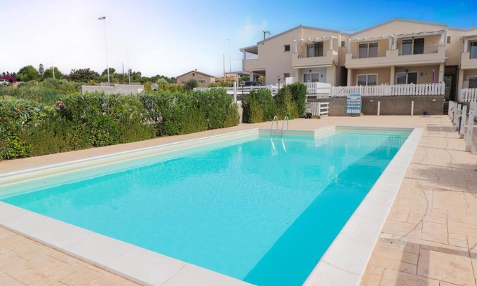 Viddalba Apartment | Small villa with large garden