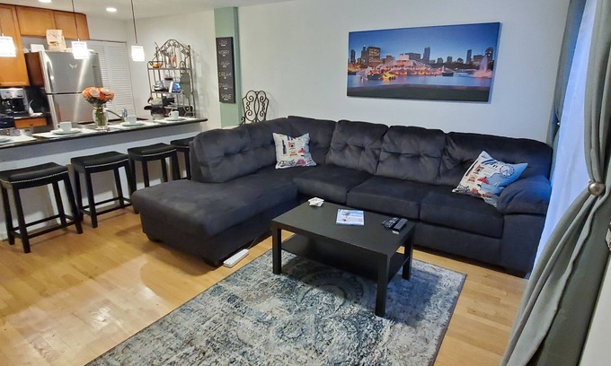 Chicago House | Smart Home in Logan Square by the 606 Trail