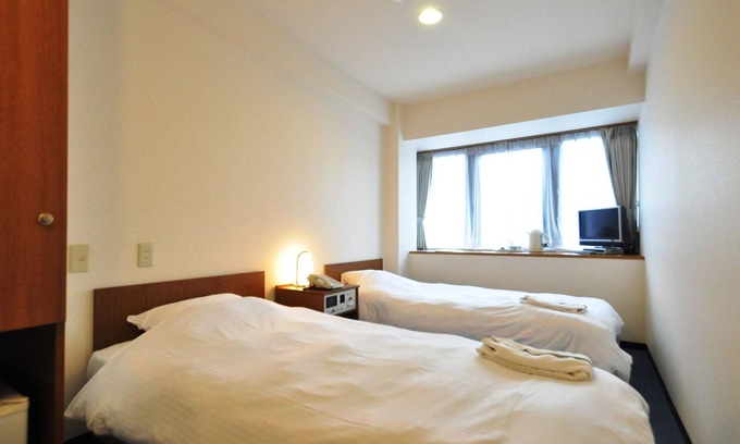 Nishinomiya Hotel | Smoking twin room without meals Recommended room/Nishinomiya Hyōgo