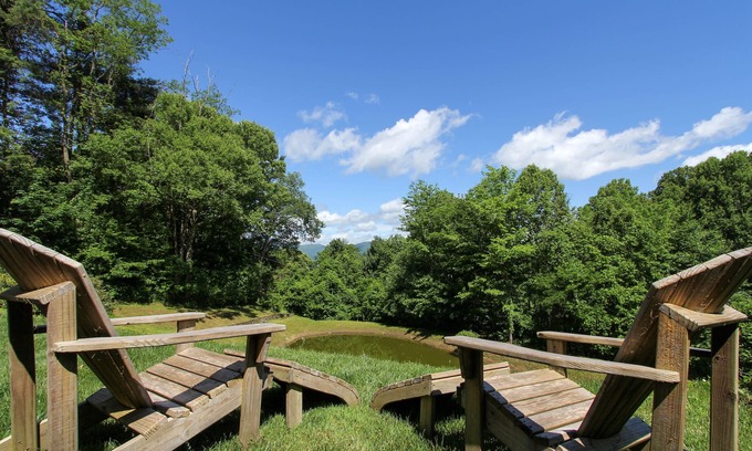 Waynesville Cottage | Smoky Mountain Get-away