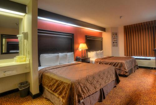 Cherokee Hotel | Smoky Mountain Inn & Suites