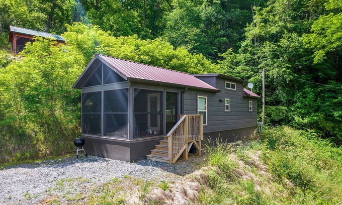 Bryson City Cabin | Smoky Mountain Mist, Tiny Home, Custom Log Cabin, Great Smoky Mountains