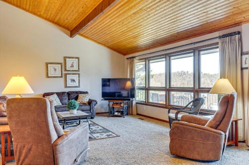 Gatlinburg - Pigeon Forge House | Smoky Mtn Views Spacious Home Near Natl Park!