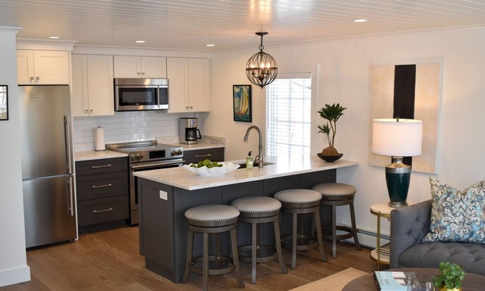 Cape Porpoise Apartment | "Smooth Sailing", Luxurious 2-BR in Historic Cape Porpoise