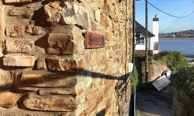 Appledore House | Snookers - Stunning 3 Bed, 3 Bath property with PARKING SPACE in Appledore!