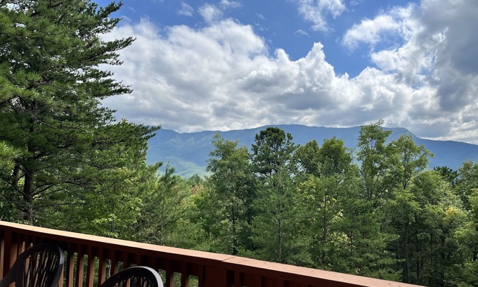 Pittman Center Cabin | Snow Hill - Secluded w/Mountain Views