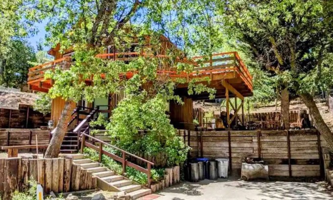 Arrowbear Lake Cabin | Snow Valley Retreat with Private Jacuzzi!