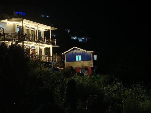 Lebong and Mineral Spring Tea Garden House | Snow View Homestay Dawaipani By StayApart