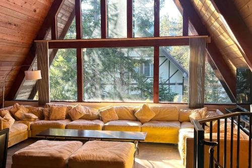 Government Camp House | Snowball House