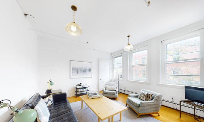 Rockland Apartment | Snowbird-friendly apartment with washer/dryer, full kitchen, and high-speed WiFi